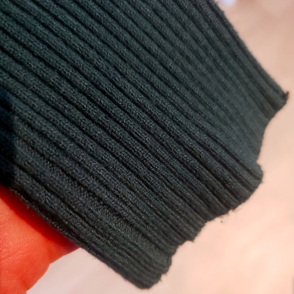 Pine Green V-Neck Sweater sz xs - Picture 2 of 4